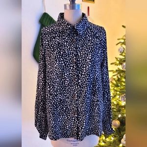 Black and White Abstract Button-up